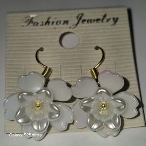 Fashion Jewelry Iridescent Floral Earrings